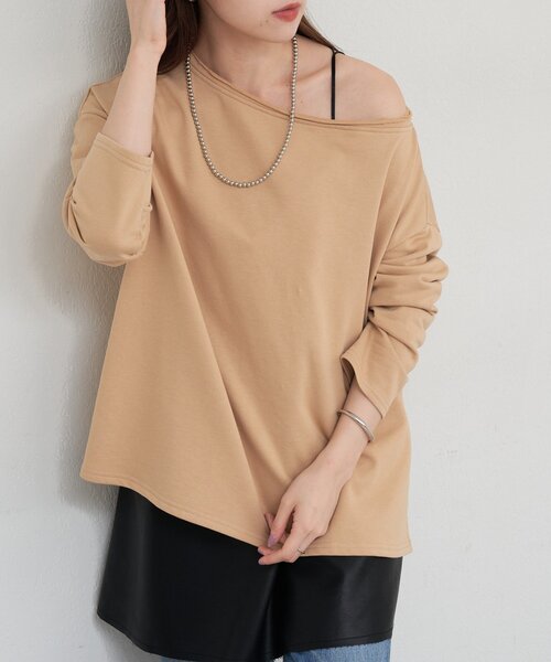 SHENERY(シーナリー)の「サイドスリットオフショルスウェット(Tシャツ/カットソー・レディース・グレー系その他/ベージュ/ホワイト・FREE)」の1枚目の写真