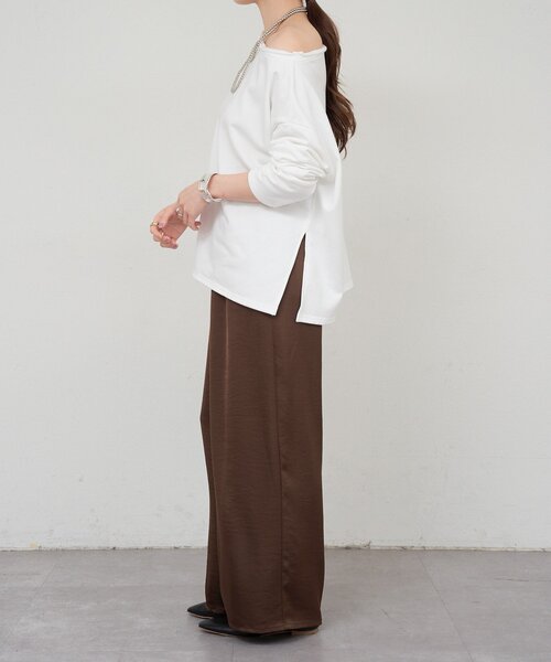 SHENERY(シーナリー)の「サイドスリットオフショルスウェット(Tシャツ/カットソー・レディース・グレー系その他/ベージュ/ホワイト・FREE)」の4枚目の写真