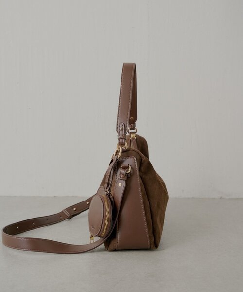 ポーチチャーム付きスエードコンビボストンバッグ（ボストンバッグ