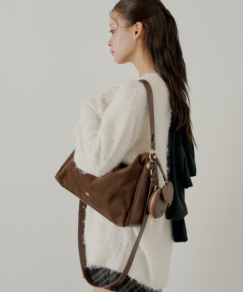 ポーチチャーム付きスエードコンビボストンバッグ（ボストンバッグ