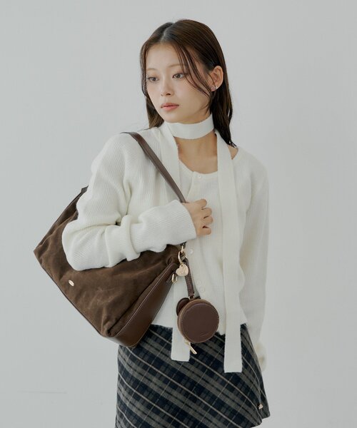 ポーチチャーム付きスエードコンビボストンバッグ（ボストンバッグ