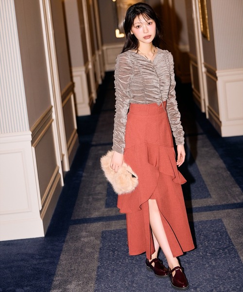 AND COUTURE(アンドクチュール)の「シャーリングベロアプルオーバー(Tシャツ/カットソー・レディース・カーキ/ダークブラウン・FREE)」の8枚目の写真