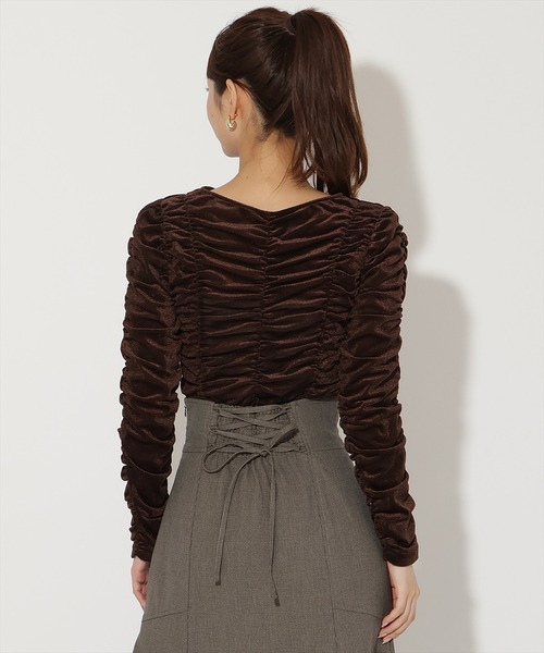 AND COUTURE(アンドクチュール)の「シャーリングベロアプルオーバー(Tシャツ/カットソー・レディース・カーキ/ダークブラウン・FREE)」の11枚目の写真