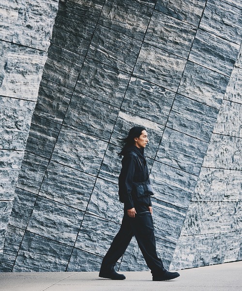 WHITE MOUNTAINEERING（ホワイトマウンテニアリング）の「White Mountaineering/ホワイトマウンテニアリング×BRIEFING/ブリーフィング DAILY SACOCHE サコッシュ（ボディバッグ/ウエストポーチ・メンズ・ブラック・FREE）」の5枚目の写真