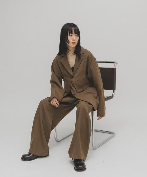 KBF（ケイビーエフ）の「バレルレッグタックスラックス（その他パンツ・レディース・ブラック/ブラウン・38/36）」の9枚目の写真