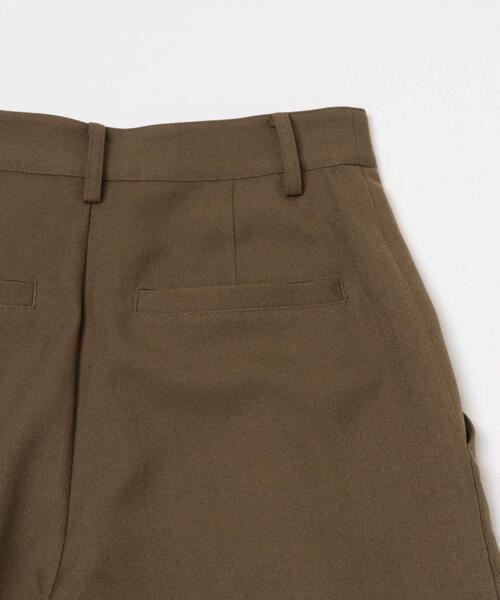 KBF（ケイビーエフ）の「バレルレッグタックスラックス（その他パンツ・レディース・ブラック/ブラウン・38/36）」の13枚目の写真