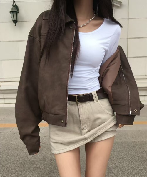 H.TOKYO（エイチトウキョウ）の「【マットな質感が上品】短丈ドロップショルダーライダースブルゾン（ブルゾン・レディース・ブラック/ブラウン・FREE）」の4枚目の写真