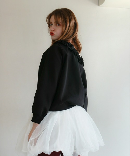 mic by Olu.（ミックバイオルドット）の「＜ ZOZOTOWN限定 ＞ラッフルネックスウェット（スウェット・レディース・グレー/ブラック・FREE）」の7枚目の写真