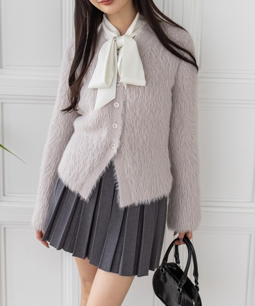 CLEAR BASIC（クリアベーシック）の「Vネックフェザーニットロングカーディガン［大人 カジュアル 着回し力抜群］（カーディガン/ボレロ・レディース・アイボリー/グレイッシュベージュ/チャコールグレー・F）」の3枚目の写真