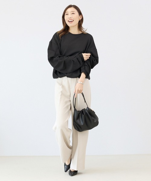 Aletta vita（アレッタビータ）の「T/C裏毛袖タックバルーンプルオーバー（Tシャツ/カットソー・レディース・ブラック/グレイッシュベージュ・M）」の6枚目の写真