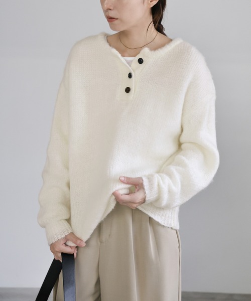 select MOCA(セレクトモカ)の「ヘンリーネックオーバーニット(ニット/セーター・レディース・アイボリー/ブラック/チャコールグレー・FREE)」の11枚目の写真