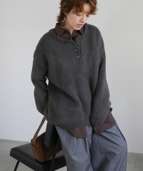 select MOCA(セレクトモカ)の「ヘンリーネックオーバーニット(ニット/セーター・レディース・アイボリー/ブラック/チャコールグレー・FREE)」の17枚目の写真
