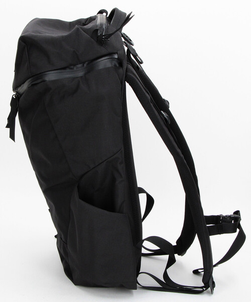 MYSTERY RANCH（ミステリーランチ）の「MYSTERY RANCH/ミステリーランチ CATALYST 22（バックパック/リュック・メンズ・ブラック・ONE SIZE）」の10枚目の写真