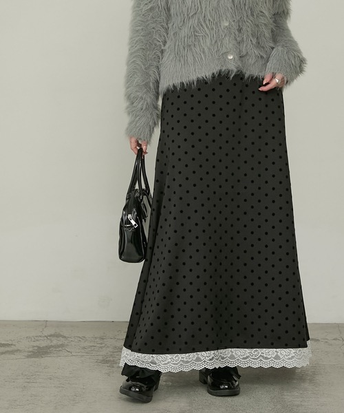 Cherir Mignon(シェリルミニョン)の「【Cherir Mignon】レースドッキングフロッキードットロングスカート(スカート・レディース・ブラック/ブラウン・M/S)」の4枚目の写真