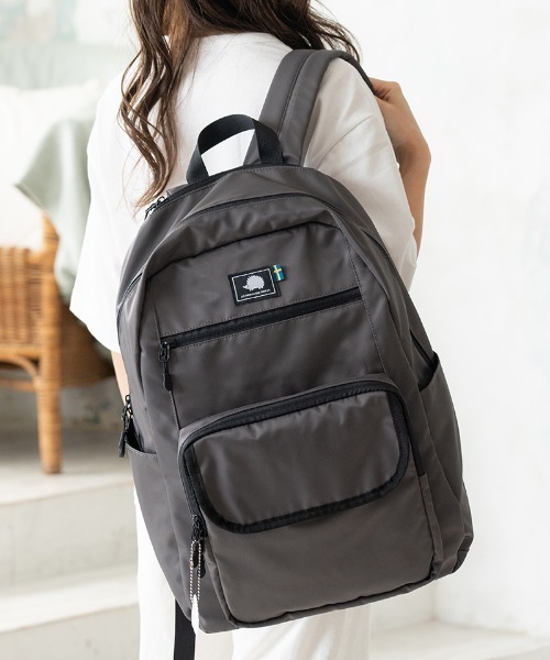 SCANDINAVIAN FOREST（スカンジナビアン・フォレスト）の「フラップポケットリュック＜撥水加工＞（バックパック/リュック・レディース・アイボリー/チャコールグレー/ブラック・FREE）」の3枚目の写真