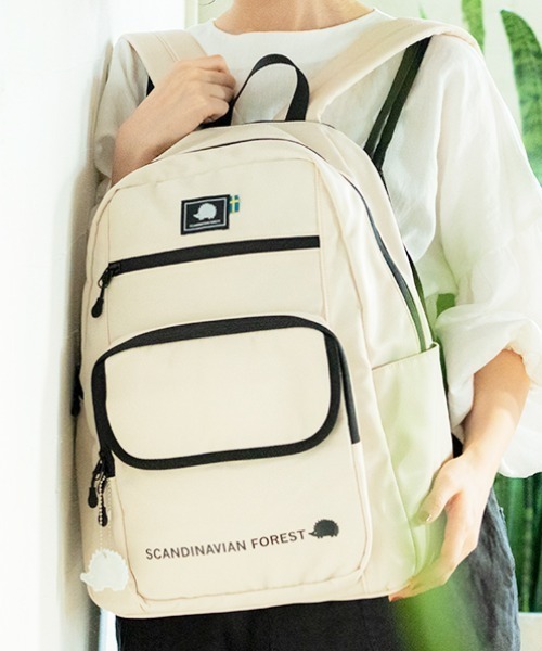 SCANDINAVIAN FOREST（スカンジナビアン・フォレスト）の「フラップポケットリュック＜撥水加工＞（バックパック/リュック・レディース・アイボリー/チャコールグレー/ブラック・FREE）」の2枚目の写真