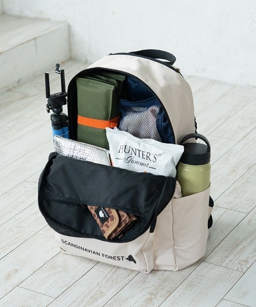 SCANDINAVIAN FOREST（スカンジナビアン・フォレスト）の「フラップポケットリュック＜撥水加工＞（バックパック/リュック・レディース・アイボリー/チャコールグレー/ブラック・FREE）」の10枚目の写真