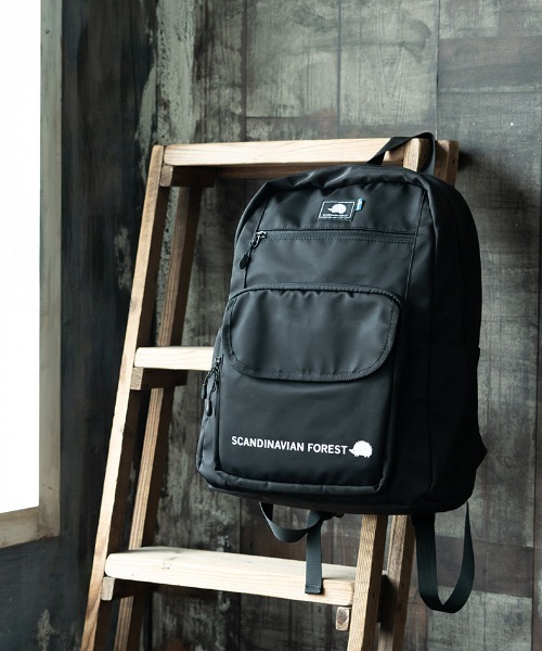 SCANDINAVIAN FOREST（スカンジナビアン・フォレスト）の「フラップポケットリュック＜撥水加工＞（バックパック/リュック・レディース・アイボリー/チャコールグレー/ブラック・FREE）」の4枚目の写真