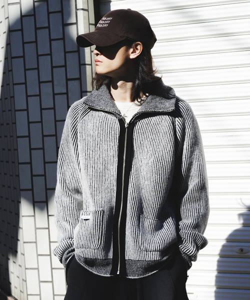 Name.（ネーム）の「Name./ネーム REVERSIBLE WOOL DRIVERS KNIT（カーディガン/ボレロ・メンズ・ブラック/オレンジ・2/1）」の4枚目の写真