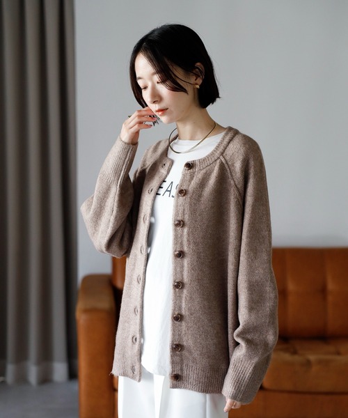 amini（アミニ）の「【2025 AW】もちもちニット　ラグランスリーブカーディガン（カーディガン/ボレロ・レディース・ブルー/チャコールグレー/オレンジ/アイボリー/グレイッシュベージュ・MEDIUM/FREE）」の10枚目の写真