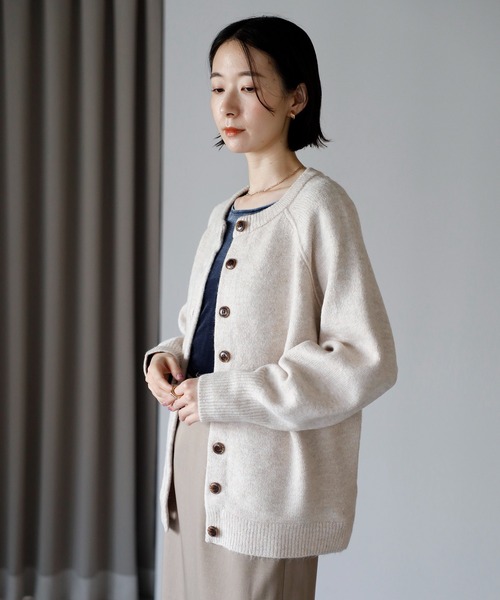 amini（アミニ）の「【2025 AW】もちもちニット　ラグランスリーブカーディガン（カーディガン/ボレロ・レディース・ブルー/チャコールグレー/オレンジ/アイボリー/グレイッシュベージュ・MEDIUM/FREE）」の16枚目の写真