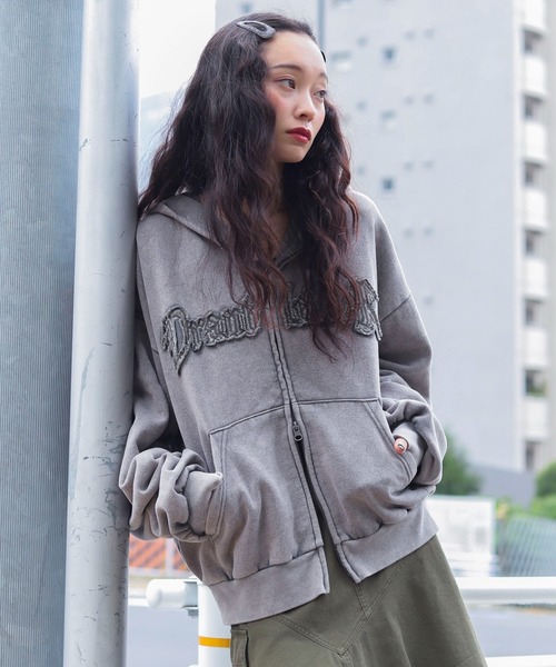 WEGO(ウィゴー)の「WEGO/ショートグラフィックZIPパーカー(パーカー・メンズ・ブラック系その他/グレー/レッド/ダークグリーン/パープル/ブラウン/ピンク・LARGE/MEDIUM)」の11枚目の写真