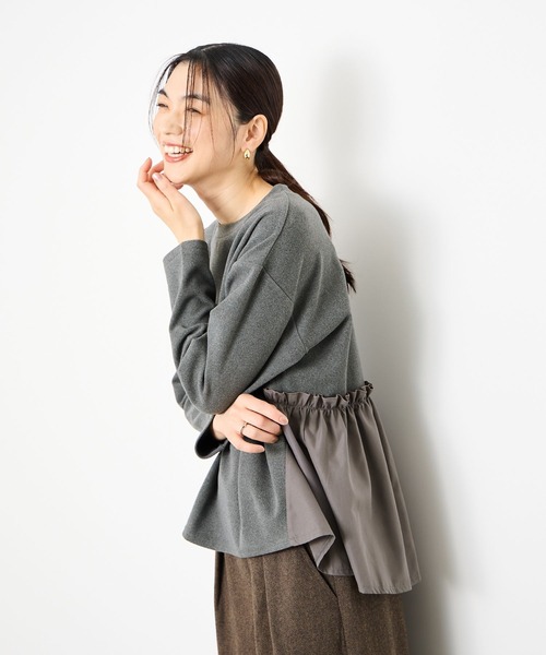 Mac-House(マックハウス)の「Idnes 360°美シルエット ペプラムプルオーバー(Tシャツ/カットソー・レディース・グレー/ブラック/アイボリー・FREE)」の3枚目の写真