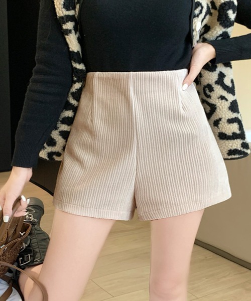 REMUR(レミュール)の「コーデュロイハイウエストショートパンツ(その他パンツ・レディース・ブラウン/ライトベージュ・M/S/L)」の2枚目の写真