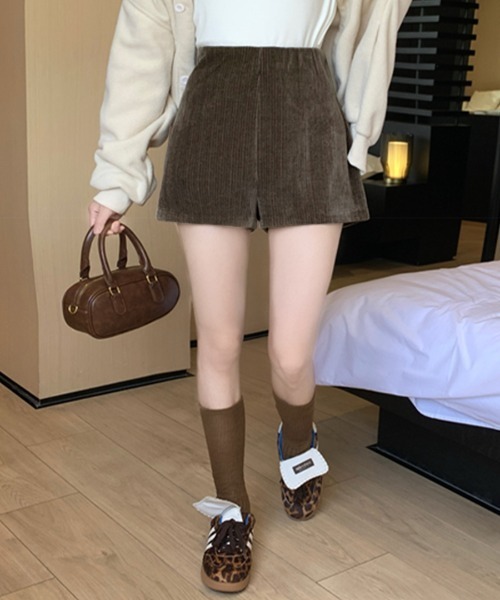 REMUR(レミュール)の「コーデュロイハイウエストショートパンツ(その他パンツ・レディース・ブラウン/ライトベージュ・M/S/L)」の16枚目の写真