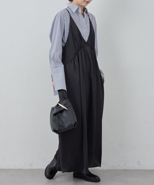 GALLARDAGALANTE(ガリャルダガランテ)の「ディープVサテンキャミワンピース(ワンピース・レディース・モカ/ブラック・FREE)」の10枚目の写真