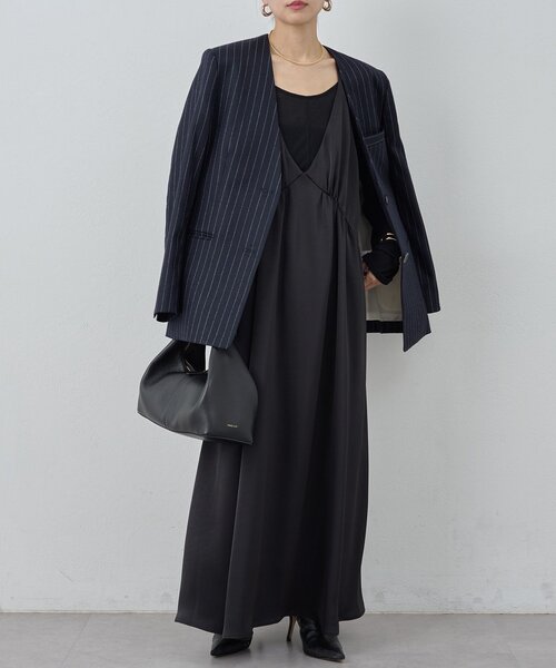 GALLARDAGALANTE(ガリャルダガランテ)の「ディープVサテンキャミワンピース(ワンピース・レディース・モカ/ブラック・FREE)」の12枚目の写真