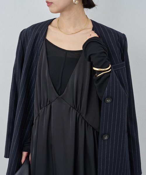 GALLARDAGALANTE(ガリャルダガランテ)の「ディープVサテンキャミワンピース(ワンピース・レディース・モカ/ブラック・FREE)」の13枚目の写真