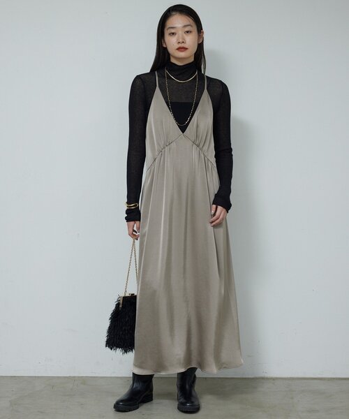 GALLARDAGALANTE(ガリャルダガランテ)の「ディープVサテンキャミワンピース(ワンピース・レディース・モカ/ブラック・FREE)」の15枚目の写真