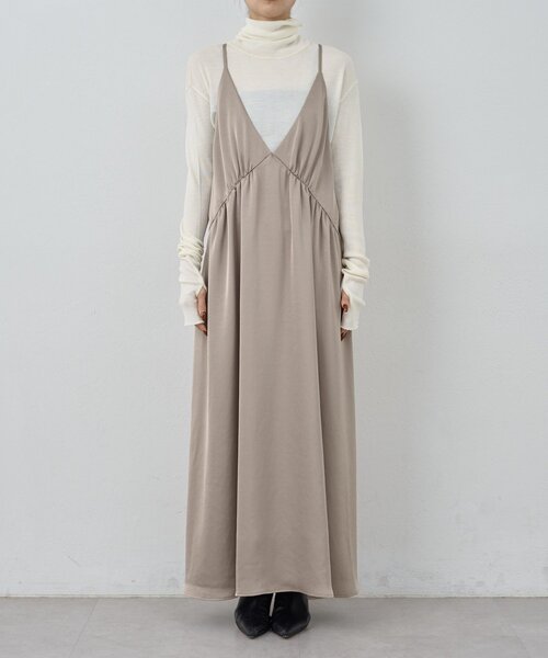 GALLARDAGALANTE(ガリャルダガランテ)の「ディープVサテンキャミワンピース(ワンピース・レディース・モカ/ブラック・FREE)」の19枚目の写真