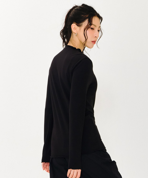 CHASECULT(チェイスカルト)の「レディースフリルハーフネックTシャツ-ブラック(Tシャツ/カットソー・レディース・ブラック・95/90/85)」の3枚目の写真