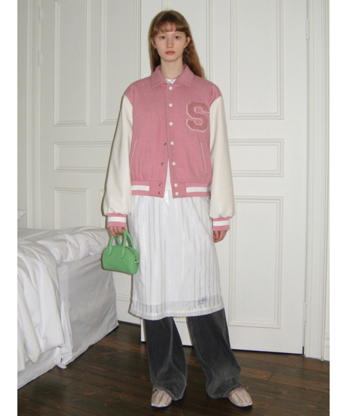 SINOON(シヌーン)の「CLASSIC LOGO AWARD JACKET (PALE PINK)(スタジャン・レディース・ベビーピンク・FREE)」の2枚目の写真