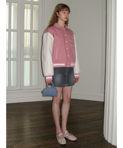 SINOON(シヌーン)の「CLASSIC LOGO AWARD JACKET (PALE PINK)(スタジャン・レディース・ベビーピンク・FREE)」の5枚目の写真