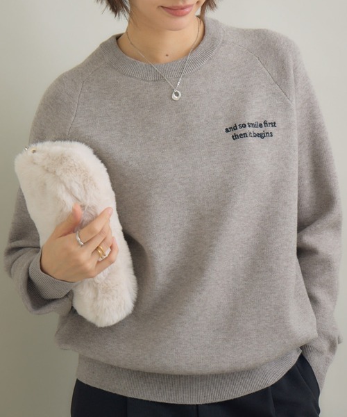 KATHARINE ROSS(キャサリンロス)の「【PILLINI/ピリーニ】もっちりロゴemb.プルオーバー(スウェット・レディース・グレー/オフホワイト/イエロー・MEDIUM)」の3枚目の写真