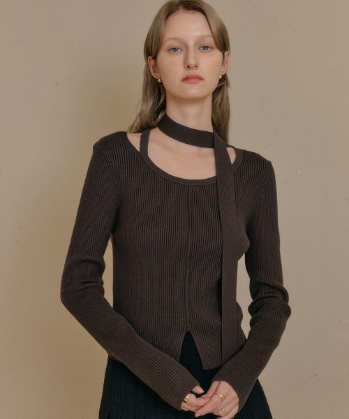 LOOKAST（ルックキャスト）の「ウィットニー カットアウト ニットトップ / WHITNEY CUTOUT KNIT TOP_3colors（ニット/セーター・レディース・ブラック/ブラウン/アイボリー・SMALL/MEDIUM）」の6枚目の写真