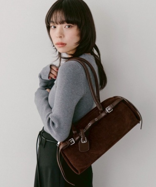 DRWCYS(ドロシーズ)の「スウェードライクベルトデザインハンドバック(ハンドバッグ・レディース・ブラック/ブラウン・FREE)」の2枚目の写真