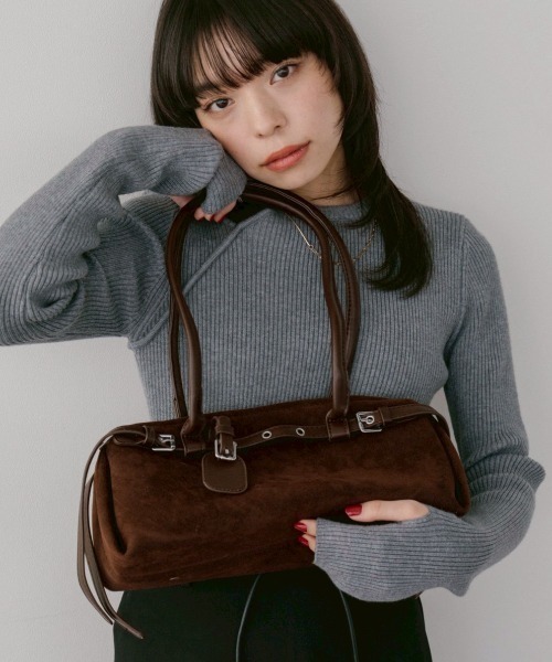 DRWCYS(ドロシーズ)の「スウェードライクベルトデザインハンドバック(ハンドバッグ・レディース・ブラック/ブラウン・FREE)」の6枚目の写真