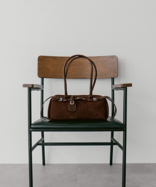 DRWCYS(ドロシーズ)の「スウェードライクベルトデザインハンドバック(ハンドバッグ・レディース・ブラック/ブラウン・FREE)」の18枚目の写真