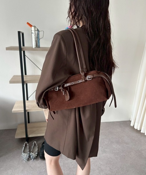 DRWCYS(ドロシーズ)の「スウェードライクベルトデザインハンドバック(ハンドバッグ・レディース・ブラック/ブラウン・FREE)」の15枚目の写真