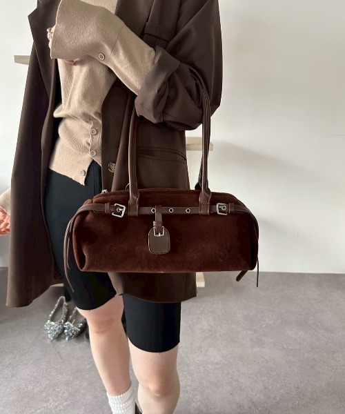 DRWCYS(ドロシーズ)の「スウェードライクベルトデザインハンドバック(ハンドバッグ・レディース・ブラック/ブラウン・FREE)」の17枚目の写真