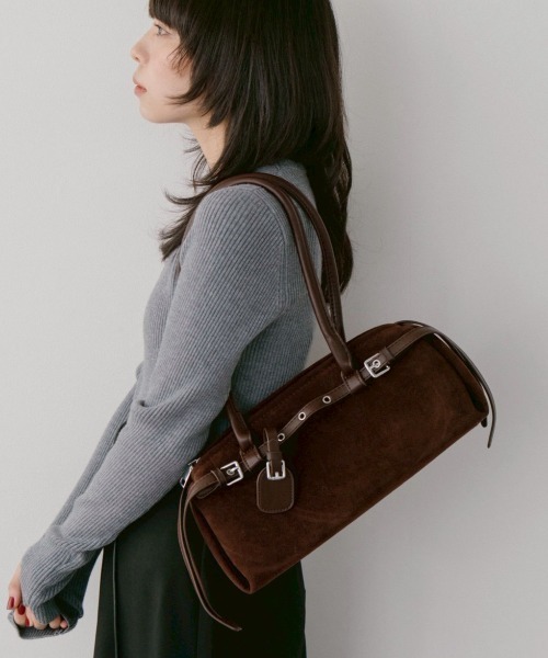 DRWCYS(ドロシーズ)の「スウェードライクベルトデザインハンドバック(ハンドバッグ・レディース・ブラック/ブラウン・FREE)」の4枚目の写真