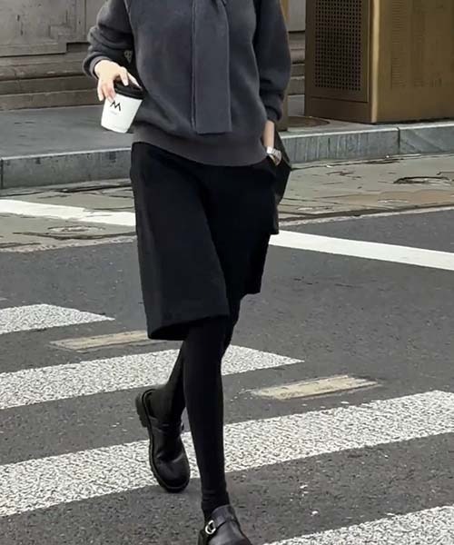 gossip!ロサンゼルス(ゴシップロサンゼルス)の「リラックスシルエット ハーフパンツ(その他パンツ・レディース・ブラック/ベージュ・FREE)」の3枚目の写真