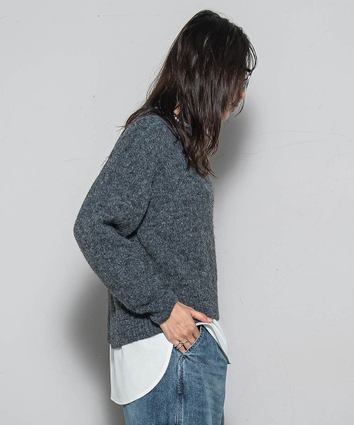 MAYSON GREY(メイソングレイ)の「フラッフィークルーネックプルオーバー≪手洗い可能≫(ニット/セーター・レディース・チャコールグレー/オフホワイト/グリーン・M)」の15枚目の写真