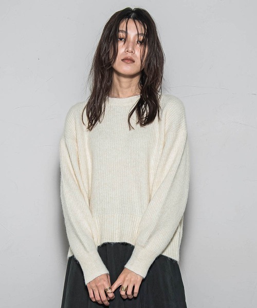 MAYSON GREY(メイソングレイ)の「フラッフィークルーネックプルオーバー≪手洗い可能≫(ニット/セーター・レディース・チャコールグレー/オフホワイト/グリーン・M)」の21枚目の写真