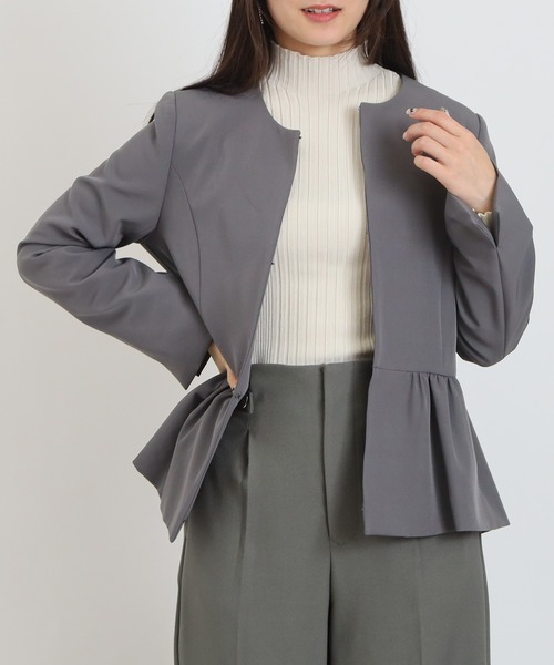 TRUDEA（トルディア）の「ペプラムノーカラージャケット（ノーカラージャケット・レディース・ブラック/チャコールグレー/ネイビー・MEDIUM/LARGE）」の3枚目の写真