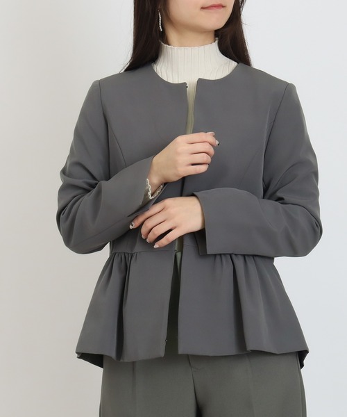 TRUDEA（トルディア）の「ペプラムノーカラージャケット（ノーカラージャケット・レディース・ブラック/チャコールグレー/ネイビー・MEDIUM/LARGE）」の9枚目の写真